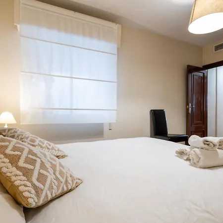 En La Entrada Del Barrio Antiguo