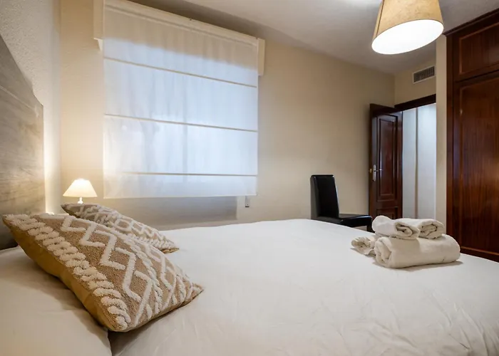 En La Entrada Del Barrio Antiguo *