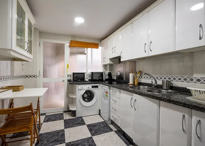 En La Entrada Del Barrio Antiguo Cordova