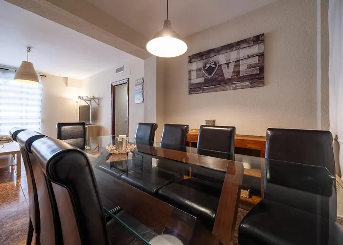 En La Entrada Del Barrio Antiguo *