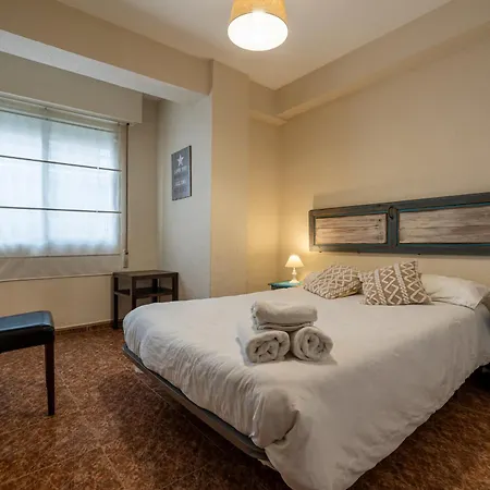 En La Entrada Del Barrio Antiguo *