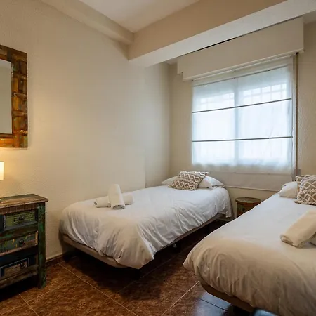 En La Entrada Del Barrio Antiguo * Córdoba