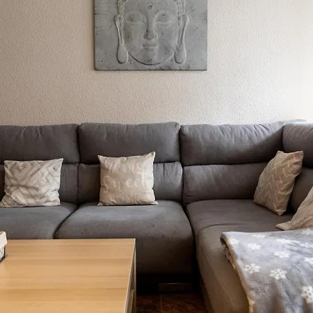 En La Entrada Del Barrio Antiguo