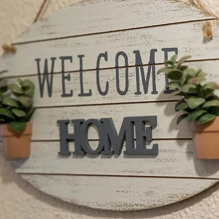 En La Entrada Del Barrio Antiguo *