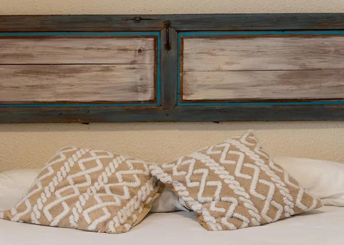 En La Entrada Del Barrio Antiguo *